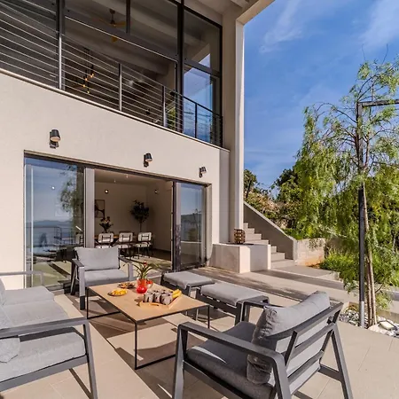 Blue Horizon Villa *