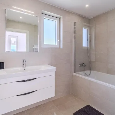 Villa Blue Horizon Nerezisca