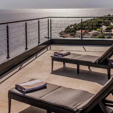 فيلة Blue Horizon Nerezisca